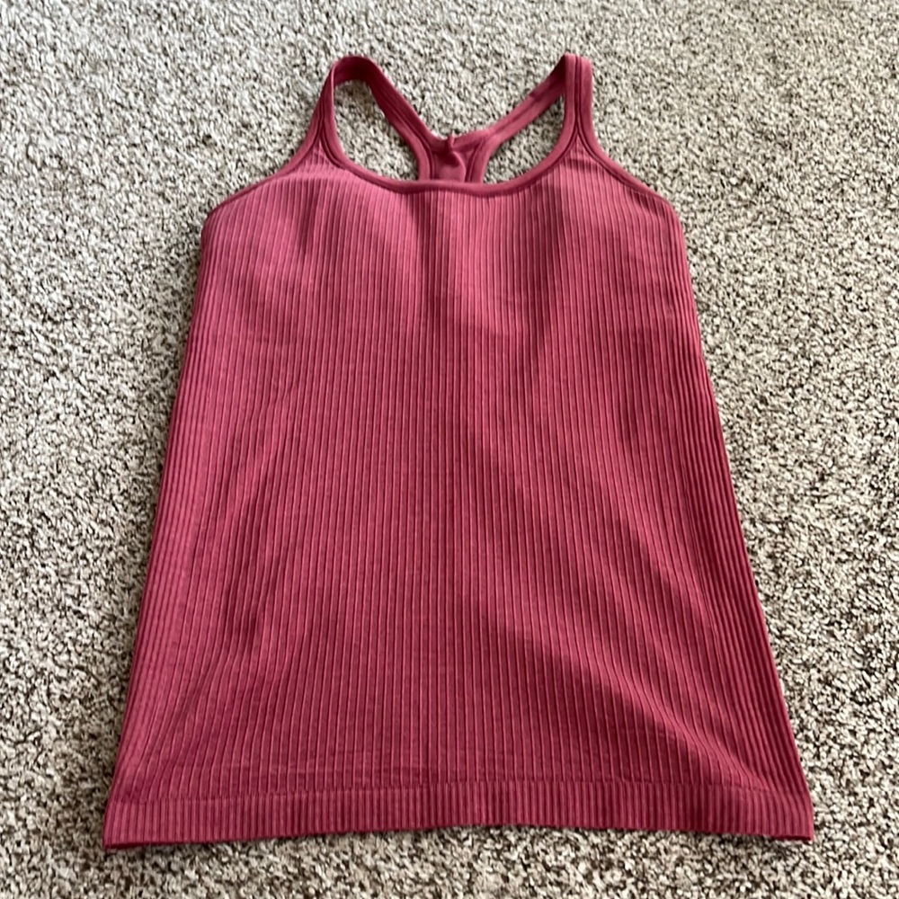 Lululemon Ebb to street tank